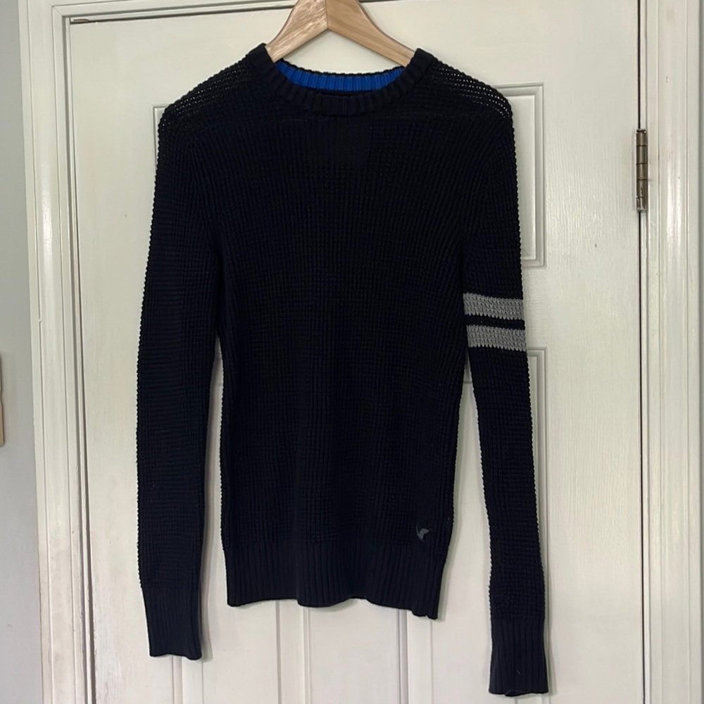 Guys soft AE sweater!